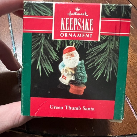 1992 Hallmark Keepsake Collection Green Thumb Santa Ornament - Picture 3 of 3